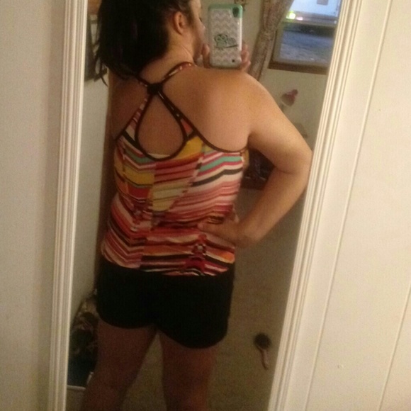Lined-pattern tank top - Picture 6 of 6